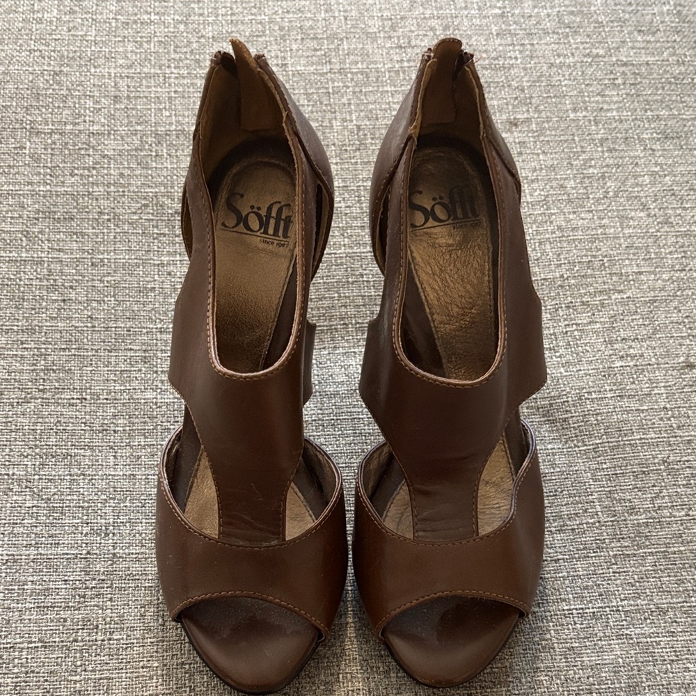Söfft Brown Leather Cutout Peep-Toe Heels